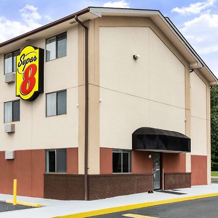 Super 8 By Wyndham Chester/Richmond Area Esterno foto