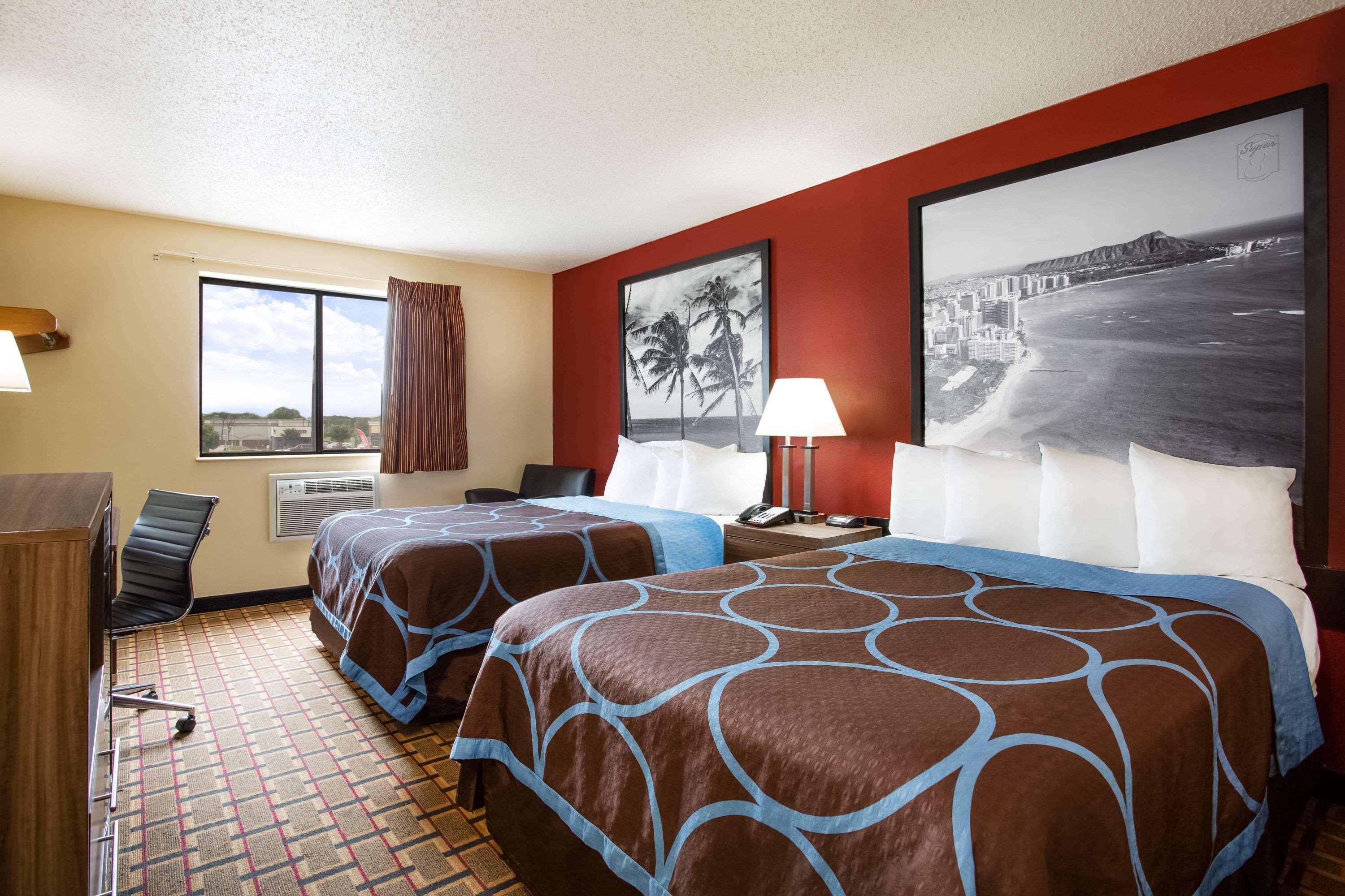 Super 8 By Wyndham Chester/Richmond Area Esterno foto